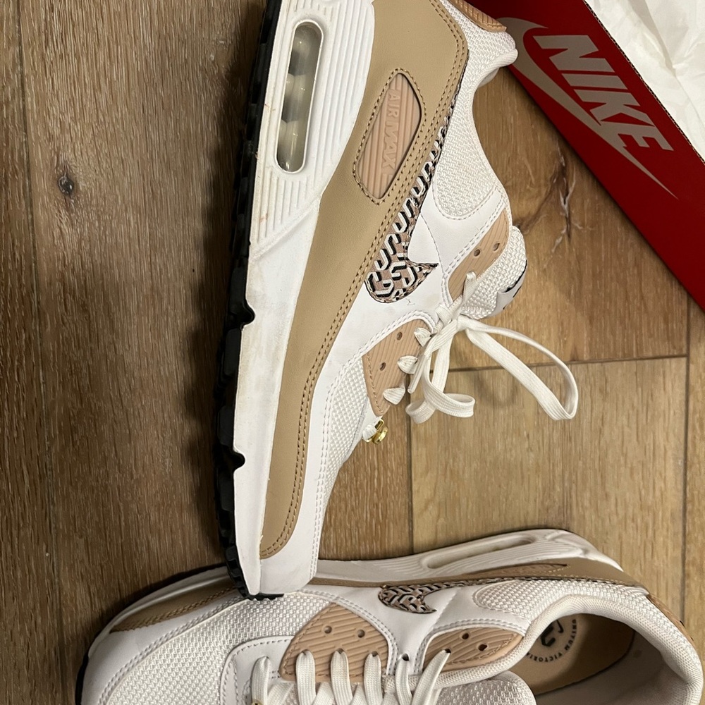 Nike Women’s Air Max 90 - White/Hemp - Summit White - Size 11 - Worn A Couple - Picture 6 of 7